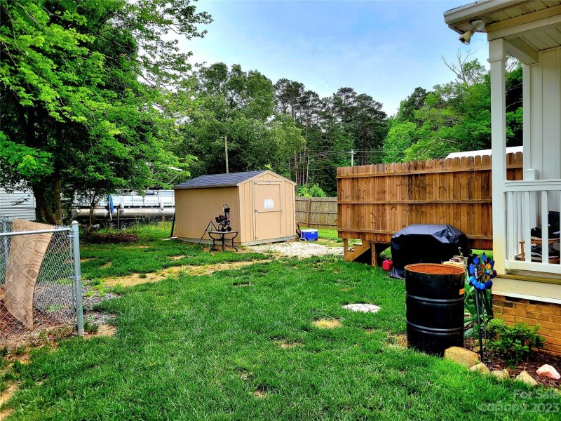 Property image 5 at 172 3rd Avenue, New London, NC 28127