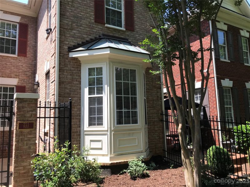 Property image 4 at 221 Twain Avenue, Davidson, NC 28036