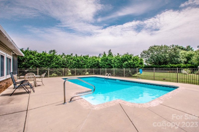 Property image 4 at 738 Emerson Drive, Mooresville, NC 28115