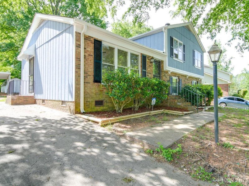 Property image 5 at 5407 Autumn End Circle, Charlotte, NC 28212