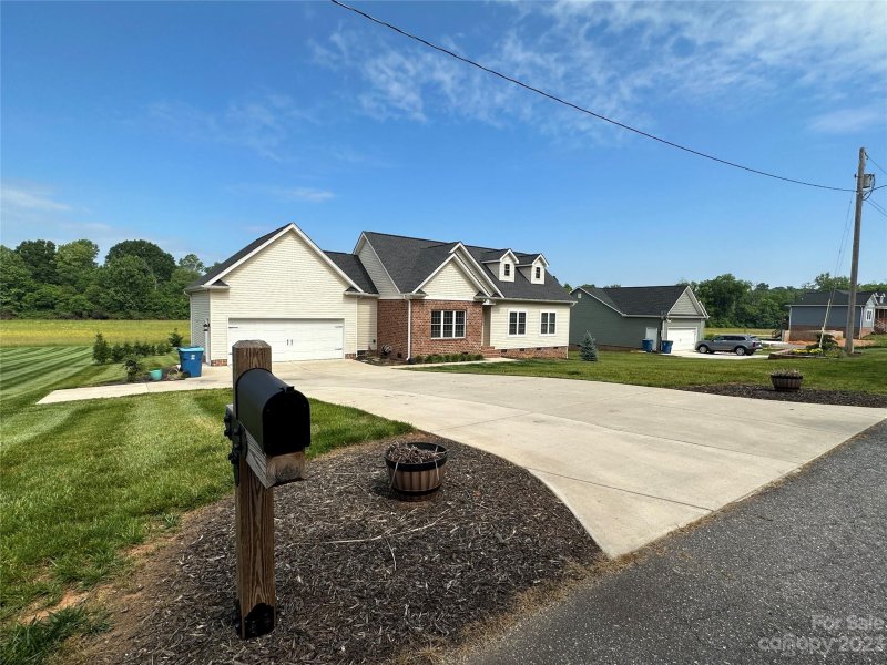 Property image 2 at 237 Brentwood Drive, Maiden, NC 28650