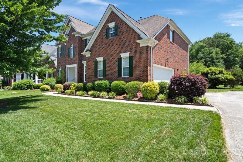 Property image 3 at 11118 Fountaingrove Drive, Charlotte, NC 28262