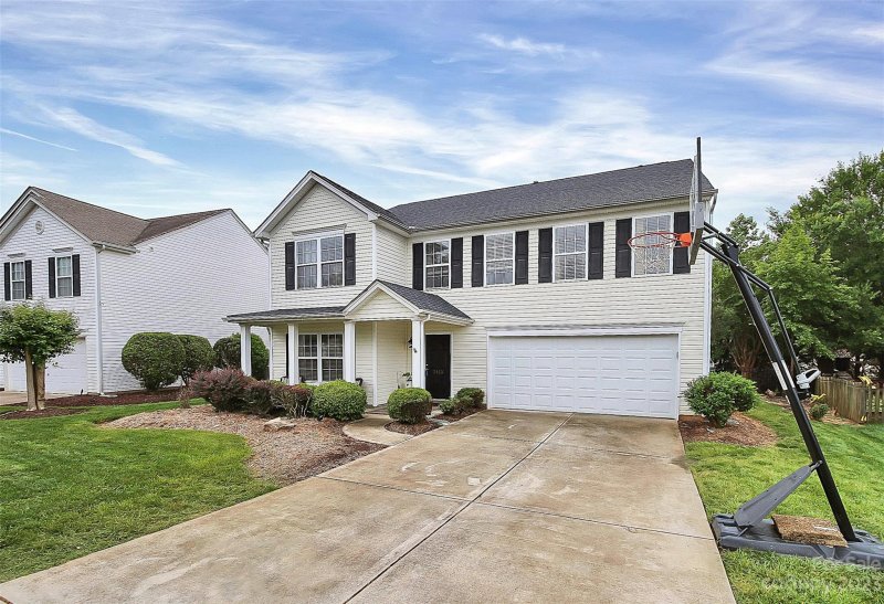 Property image 2 at 3133 Huntington Ridge Court, Matthews, NC 28105