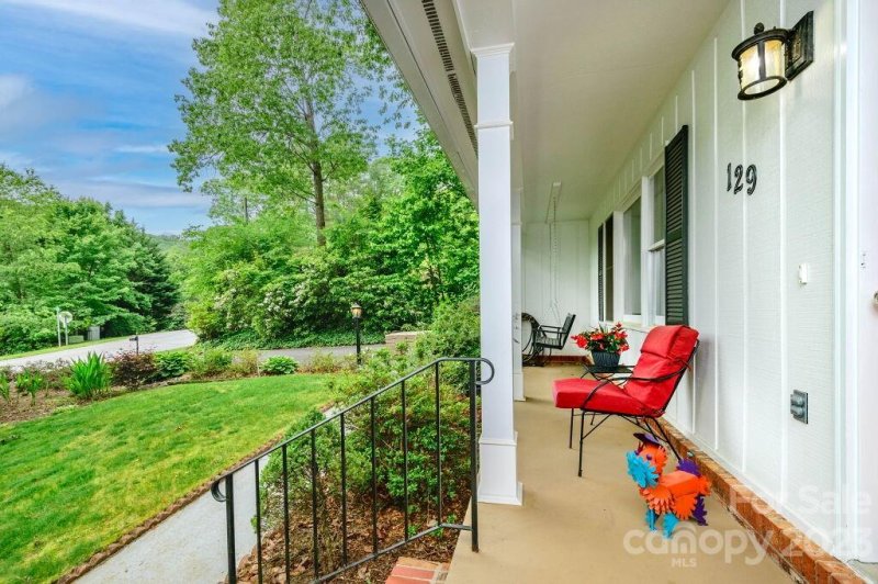 Property image 4 at 129 Long John Drive, Hendersonville, NC 28791