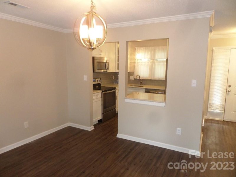 Property image 3 at 2719 Selwyn Avenue, Charlotte, NC 28209