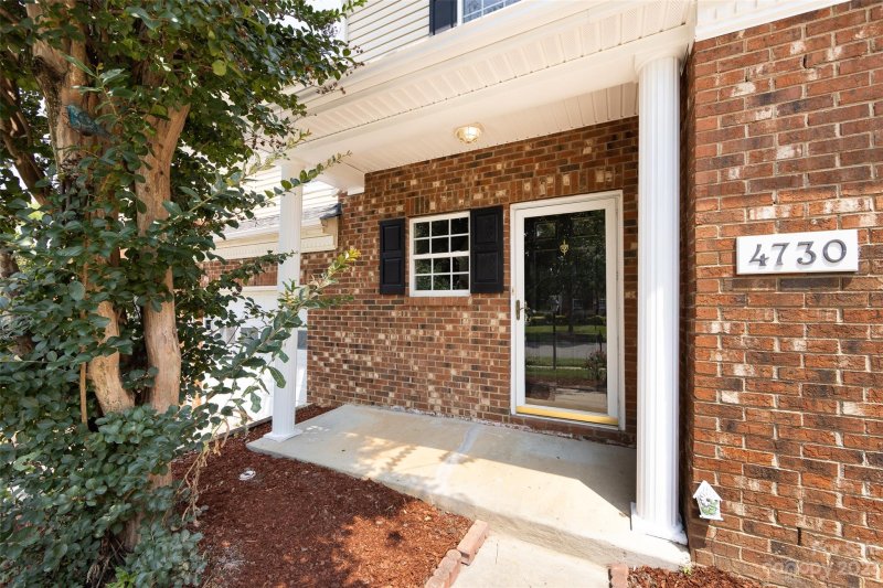 Property image 3 at 4730 Cottage Oaks Drive, Charlotte, NC 28269