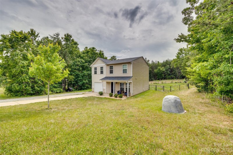 Property image 2 at 2122 Pinnacle View Drive, Kings Mountain, NC 28086