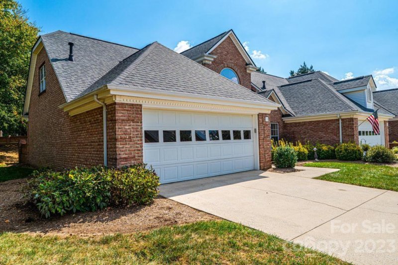 Property image 2 at 3131 9th Street Drive, Hickory, NC 28601