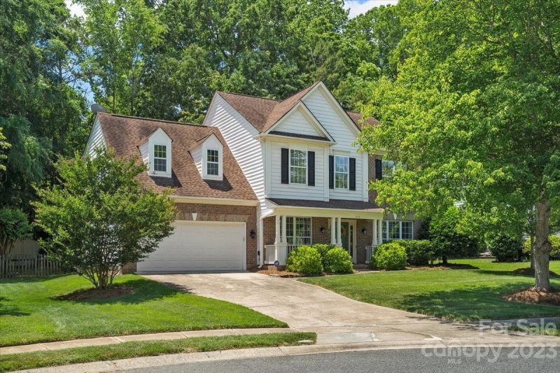 Property image 2 at 932 Timber Knoll Drive, Matthews, NC 28105