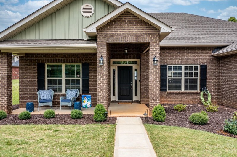 Property image 2 at 101 Taylors Creek Street, Mount Holly, NC 28120