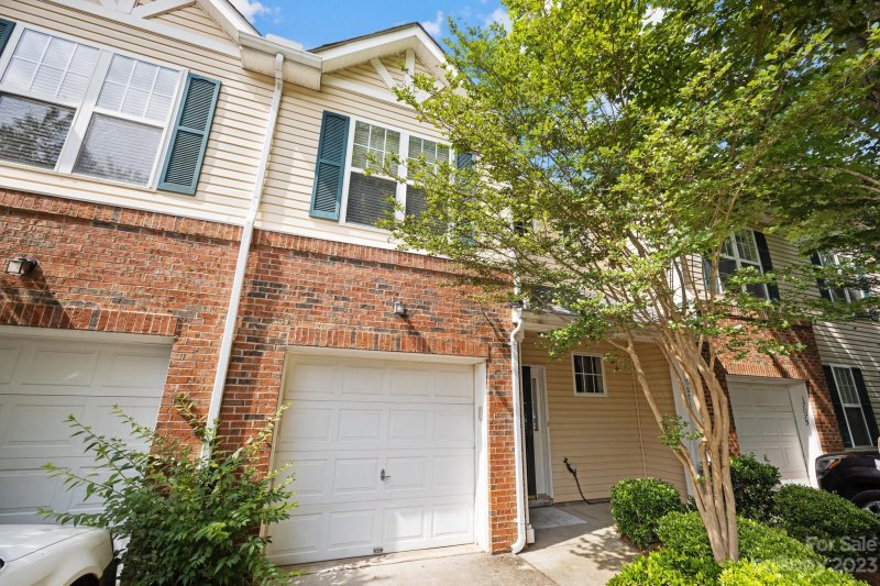 17071 Commons Creek Drive