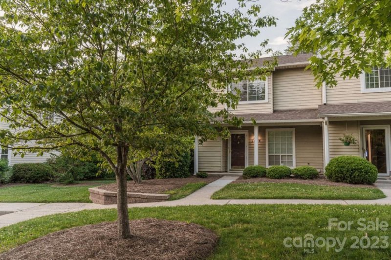 Property image 3 at 1654 Robins Nest Court, Gastonia, NC 28054