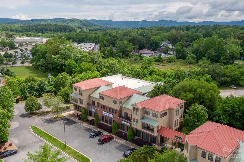 Property image 2 at 475 Church Street, Hendersonville, NC 28792