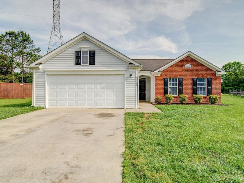 3702 Cardinal Bluff Lane