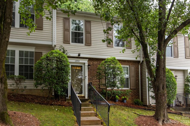 Property image 2 at 1232 Maple Shade Lane, Charlotte, NC 28270