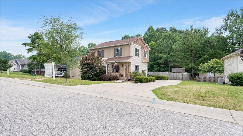 Property image 5 at 624 Red Hawk Way, Clover, SC 29710