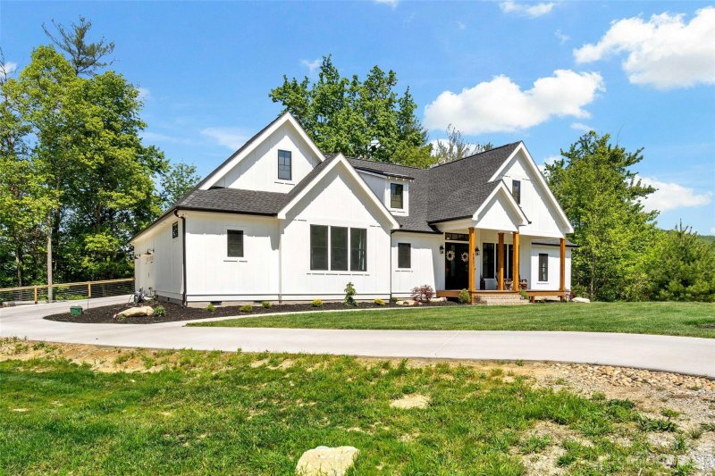 Property image 3 at 481 Morning Air Lane, Hendersonville, NC 28792