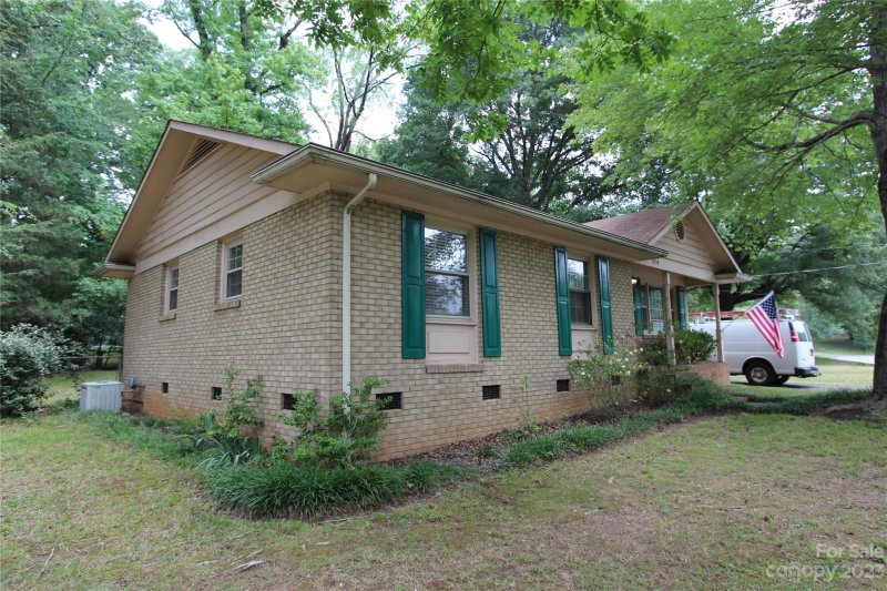 Property image 5 at 2219 Maplecrest Drive, Charlotte, NC 28212