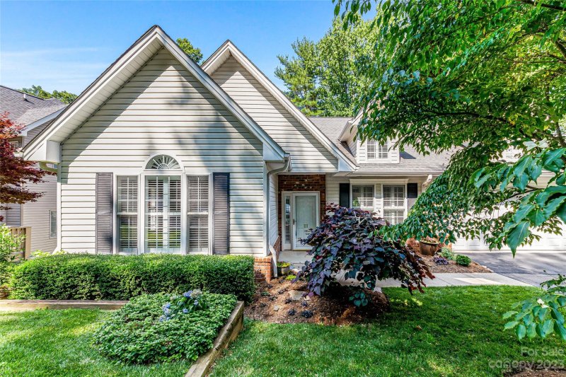 Property image 2 at 111 Trumpet Lane, Asheville, NC 28803