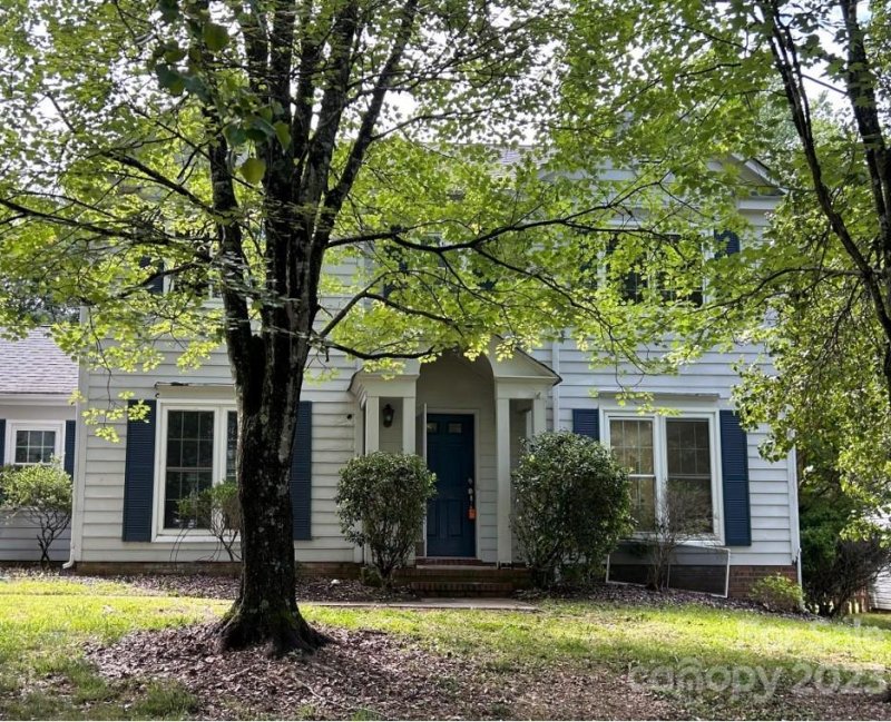 3212 Twin Falls Lane