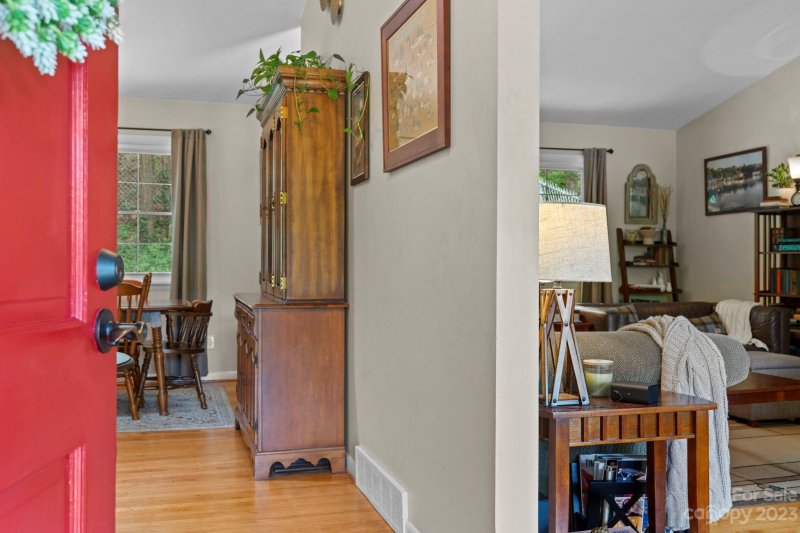 Property image 2 at 2 Squirrel Hill Road, Asheville, NC 28804