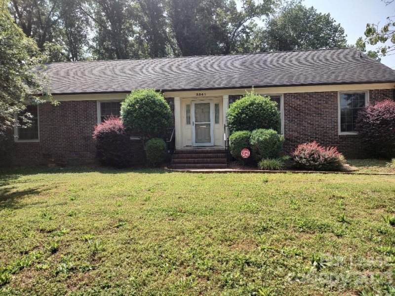 Property image 2 at 3541 Stonemark Court, Gastonia, NC 28054