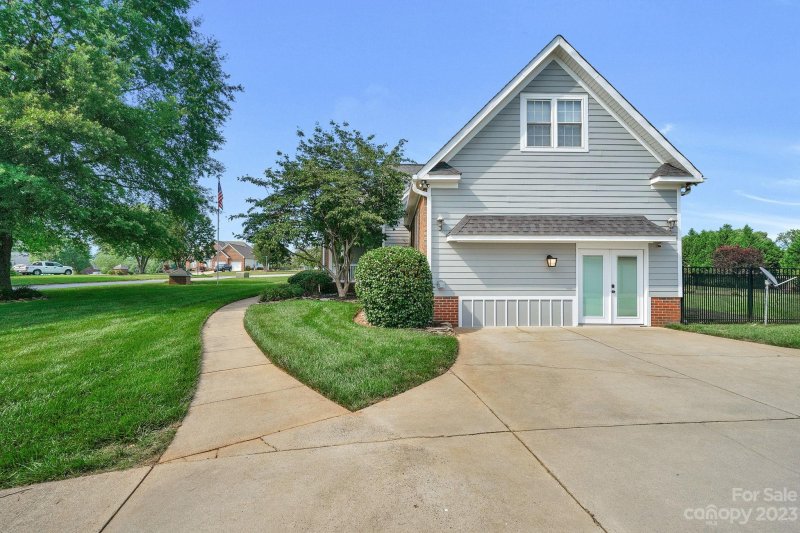 Property image 5 at 107 S Gibbs Road, Mooresville, NC 28117