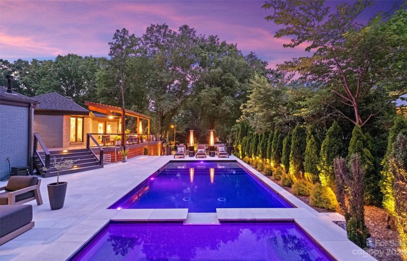 4525 Town And Country Drive