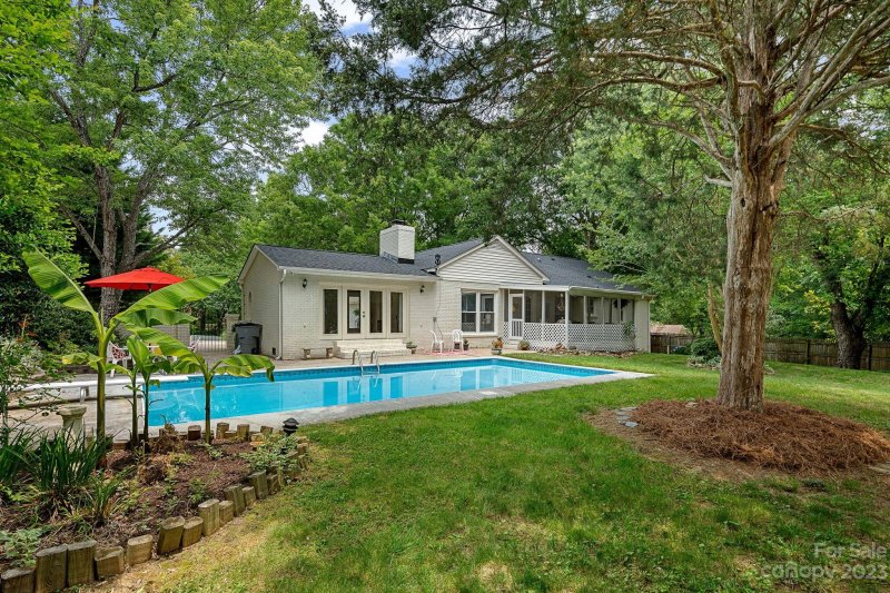 Property image 2 at 8901 Senter Court, Charlotte, NC 28277