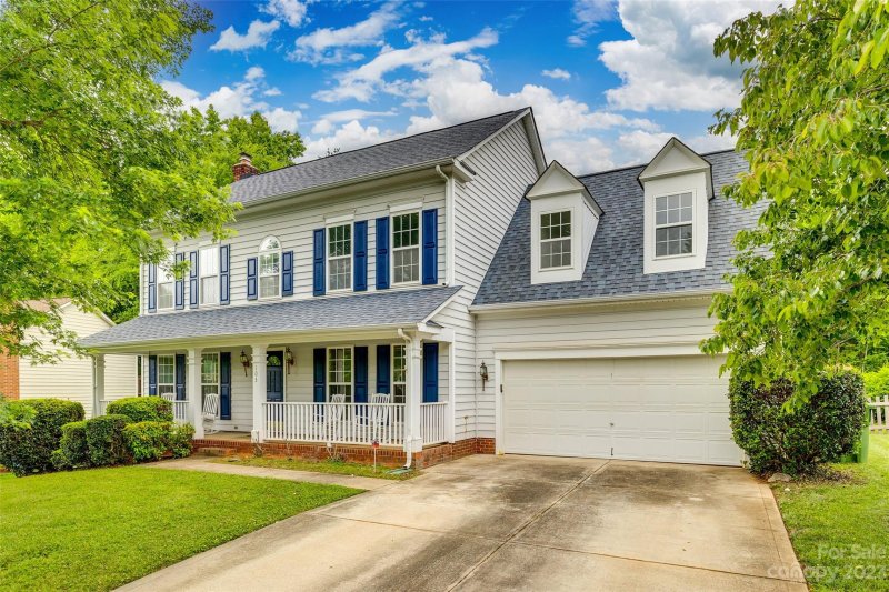 Property image 2 at 103 Knob Hill Court, Fort Mill, SC 29715