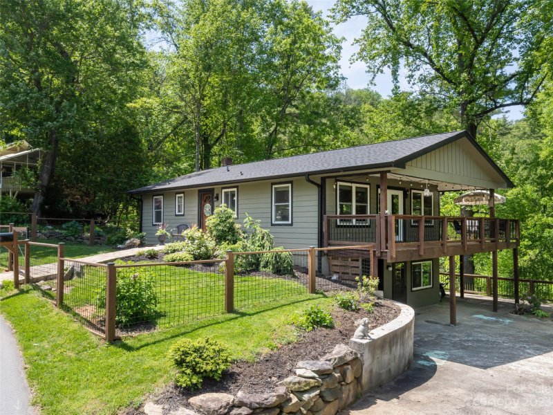 Property image 3 at 35 Leisure Mountain Road, Asheville, NC 28804