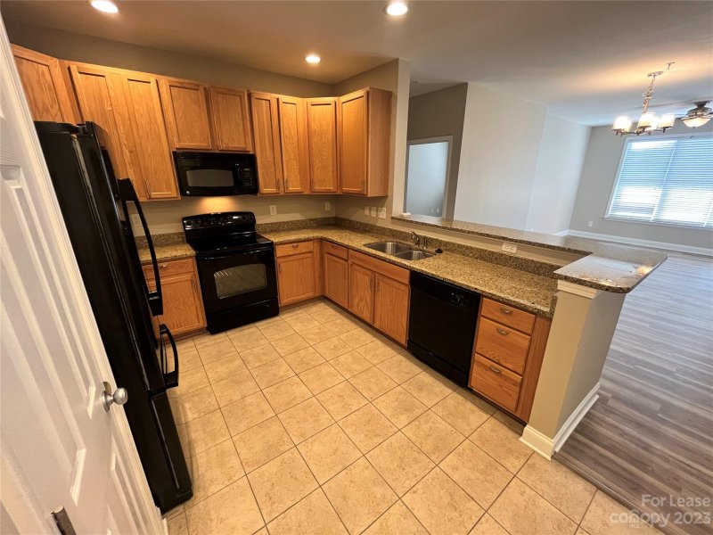 Property image 2 at 1000 Woodlawn Road, Charlotte, NC 28209