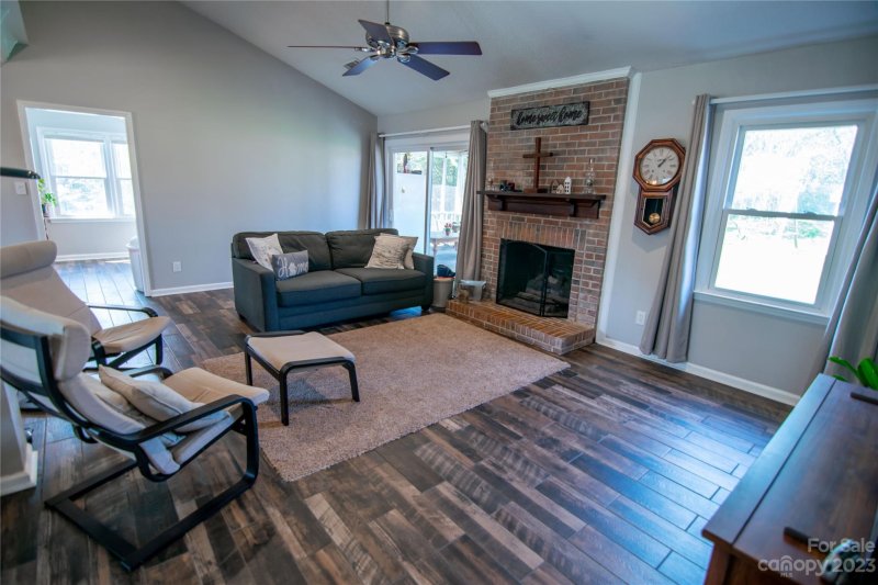 Property image 5 at 10430 Queensmead Circle, Charlotte, NC 28273