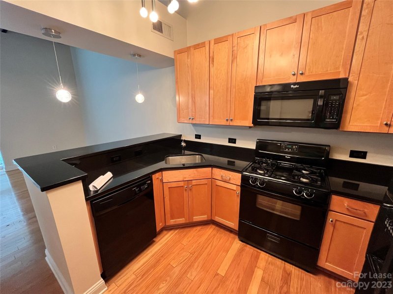 Property image 3 at 3920 Sharon Road, Charlotte, NC 28211