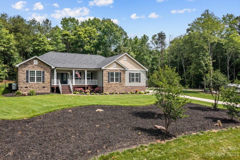 Property image 2 at 8800 Dog Leg Road, Sherrills Ford, NC 28673