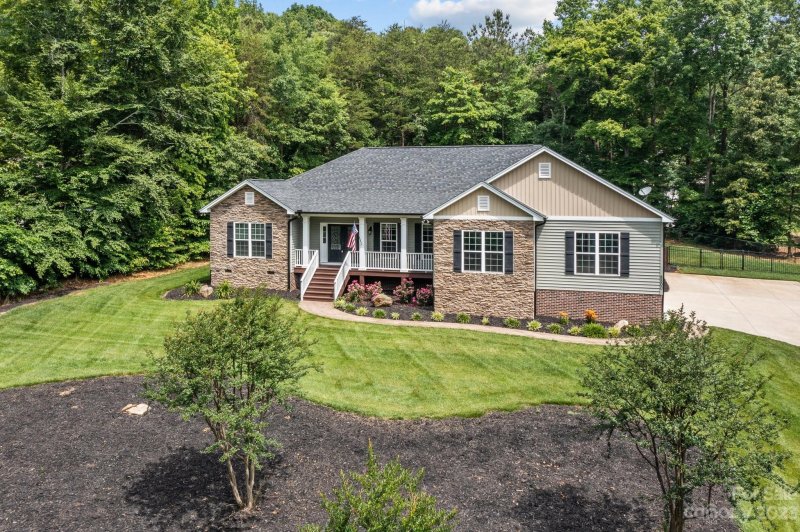 Property image 3 at 8800 Dog Leg Road, Sherrills Ford, NC 28673