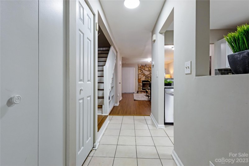 Property image 3 at 6356 Windsor Gate Lane, Charlotte, NC 28215