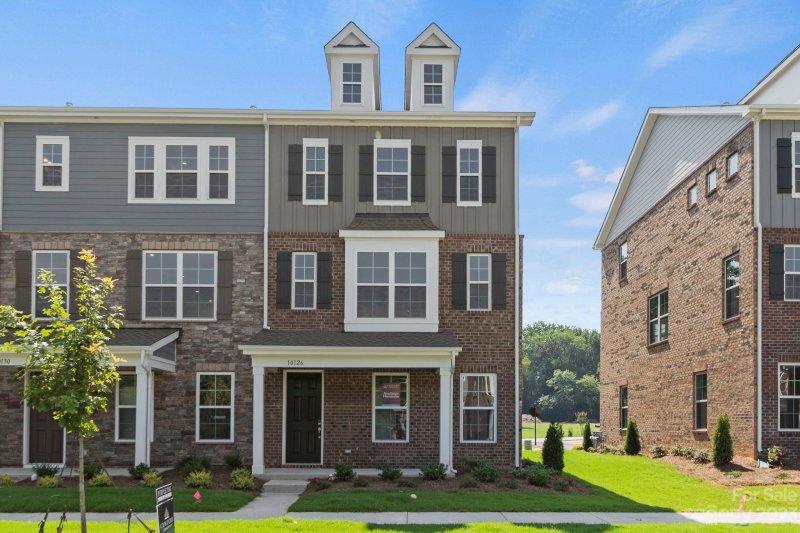 10126 Hemingway Place