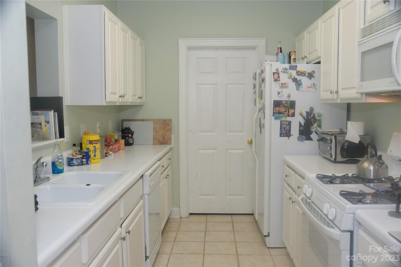 Property image 5 at 5601 Fairview Road, Charlotte, NC 28209