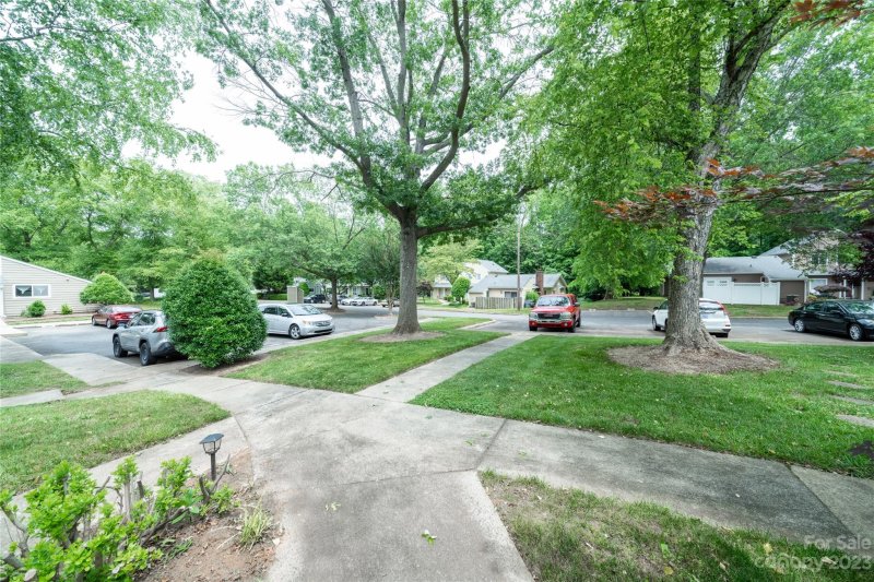 Property image 3 at 9014 Mcalpine Cove Court, Charlotte, NC 28270