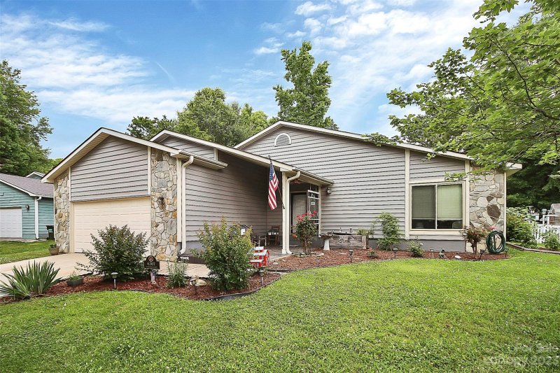 Property image 2 at 6307 Ellesmere Court, Mint Hill, NC 28227