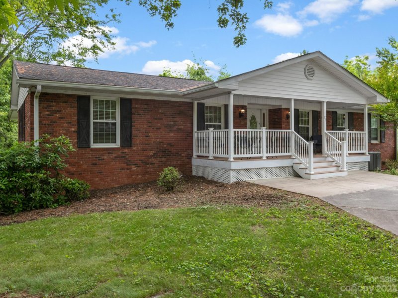 Property image 2 at 89 Twin Lakes Drive, Candler, NC 28715