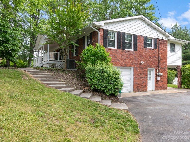 Property image 5 at 89 Twin Lakes Drive, Candler, NC 28715