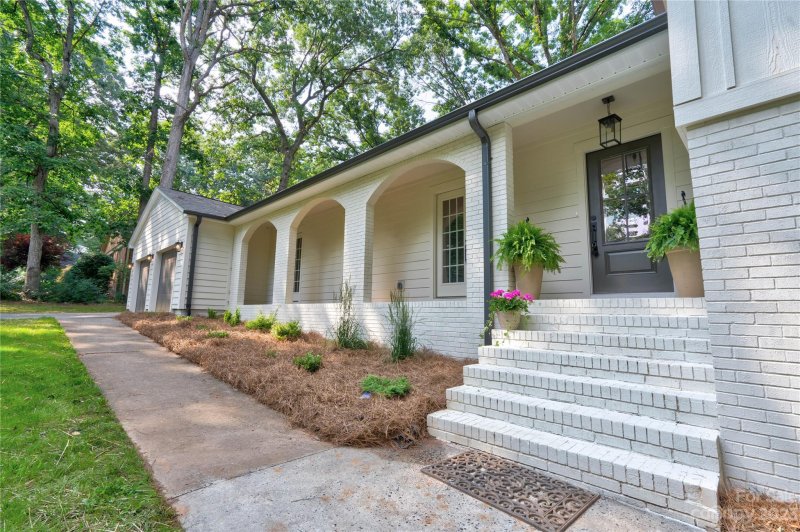 Property image 2 at 2412 Woodleigh Drive, Gastonia, NC 28056