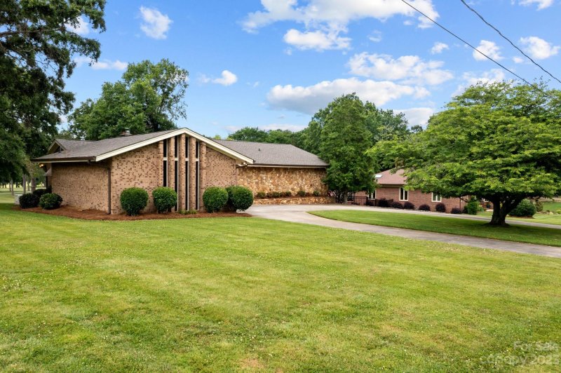 Property image 4 at 1401 Stoneyridge Drive, Charlotte, NC 28214