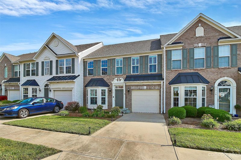 Property image 3 at 318 Shingleoak Drive, Lake Wylie, SC 29710