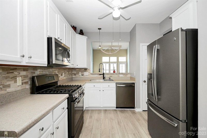 Property image 5 at 318 Shingleoak Drive, Lake Wylie, SC 29710