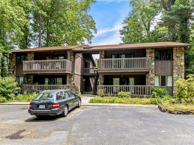 Property image 4 at 50 Maxine Lane, Hendersonville, NC 28739