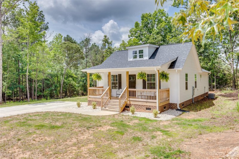 Property image 3 at 1561 Mack Drive, Mcconnells, SC 29726