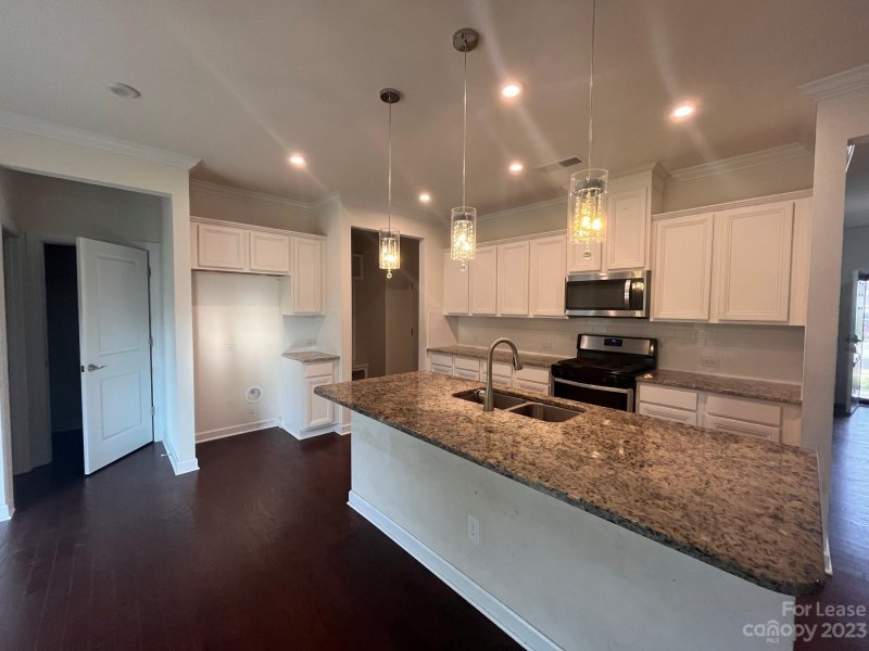 Property image 3 at 5911 Fenway Drive, Charlotte, NC 28273